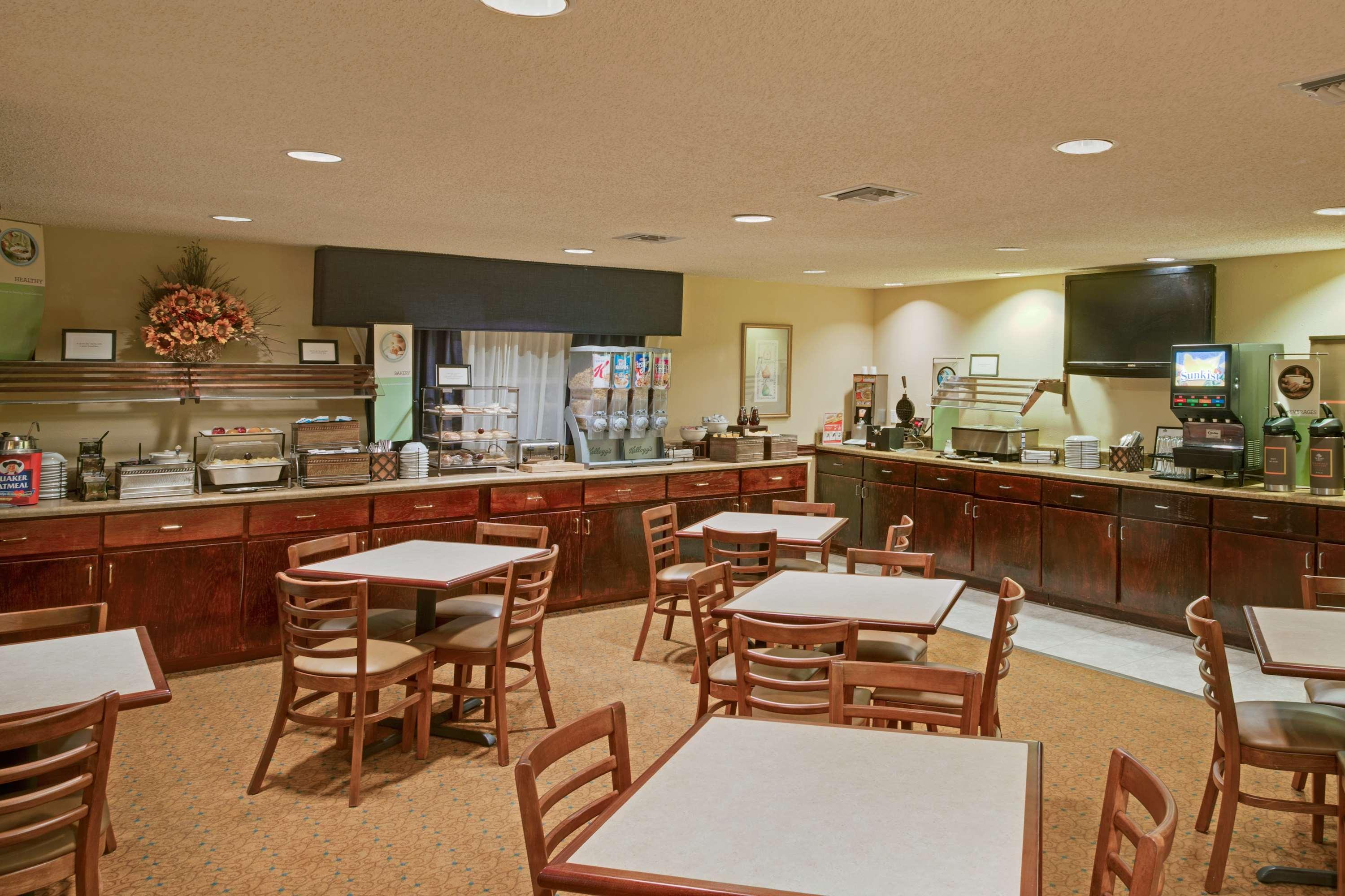 Country Inn & Suites By Radisson, Panama City, Fl المطعم الصورة